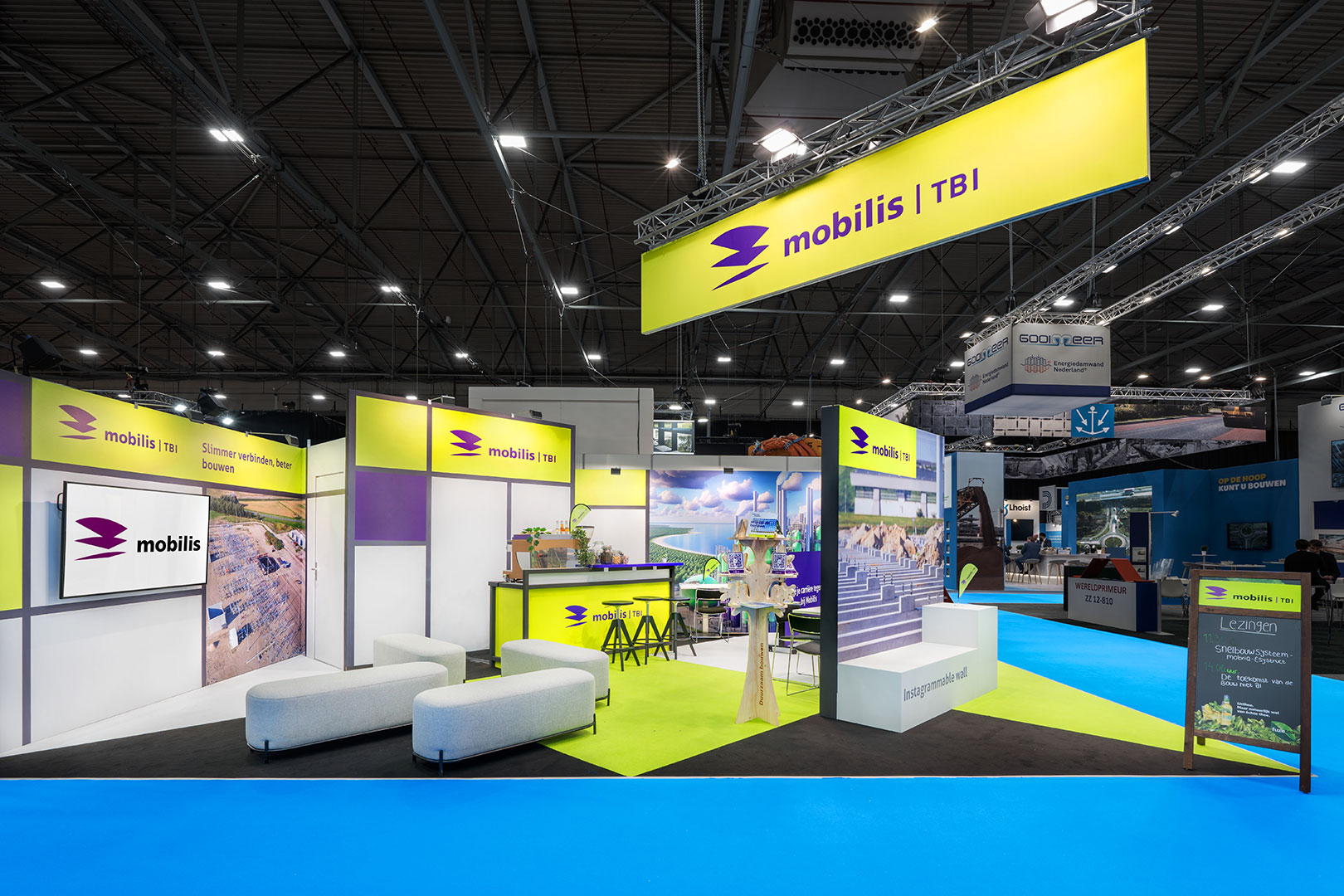 Exhibition stand