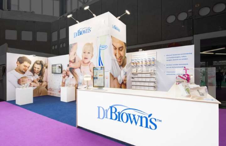 Beursstand Negenmaandenbeurs - Dr. Brown's babyfles standbouw